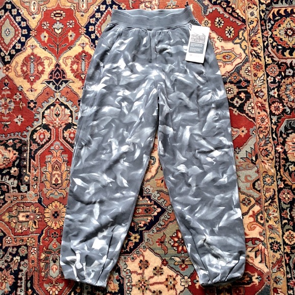 Lululemon Tie-Dyed LA Tapered Leg Jogger NWT - Picture 5 of 5